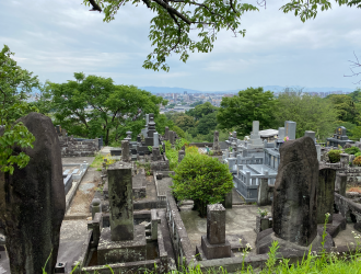 立田山墓地