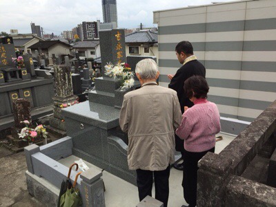 花岡山で納骨式